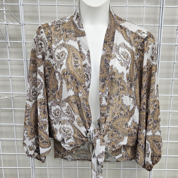 ANDTHEWHY Front Tie Knot Oversized Print Top - Picture 2 of 8